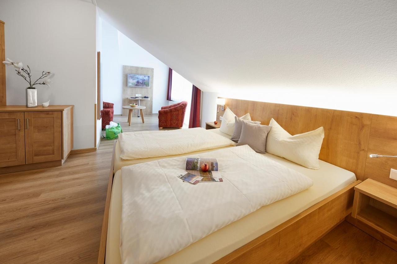 Hotel & Ferienappartements Edelweiss Willingen  Exterior photo
